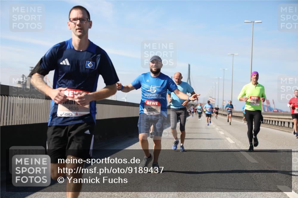03.10.2025 - Köhlbrandbrückenlauf Yannick Fuchs http://msf.ph/oto/9189437 03.10.2025 11:48:58 Position 3 4635, 6719 meine-sportfotos.de