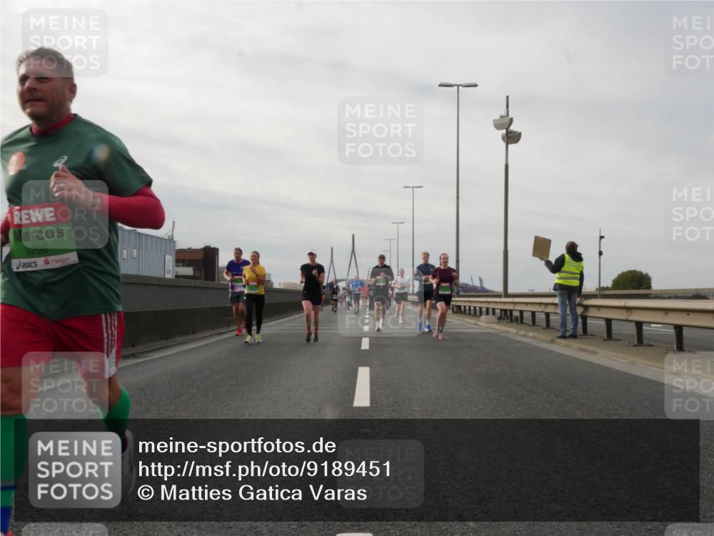 03.10.2025 - Köhlbrandbrückenlauf Matties Gatica Varas http://msf.ph/oto/9189451 03.10.2025 15:58:10 Position 3 9295 meine-sportfotos.de