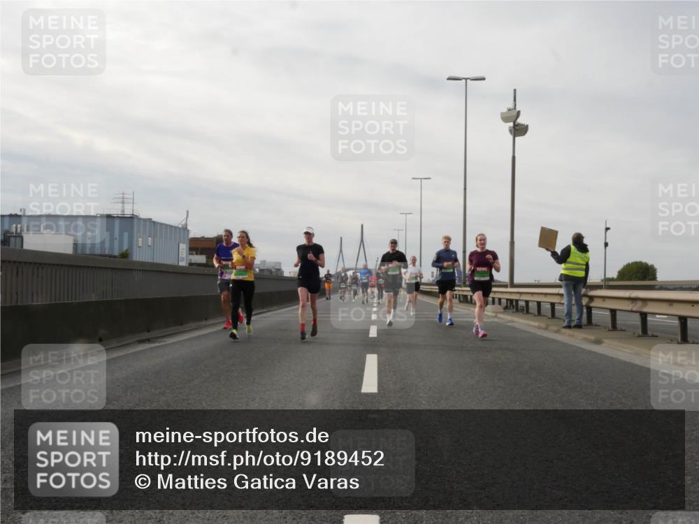 03.10.2025 - Köhlbrandbrückenlauf Matties Gatica Varas http://msf.ph/oto/9189452 03.10.2025 15:58:11 Position 3  meine-sportfotos.de
