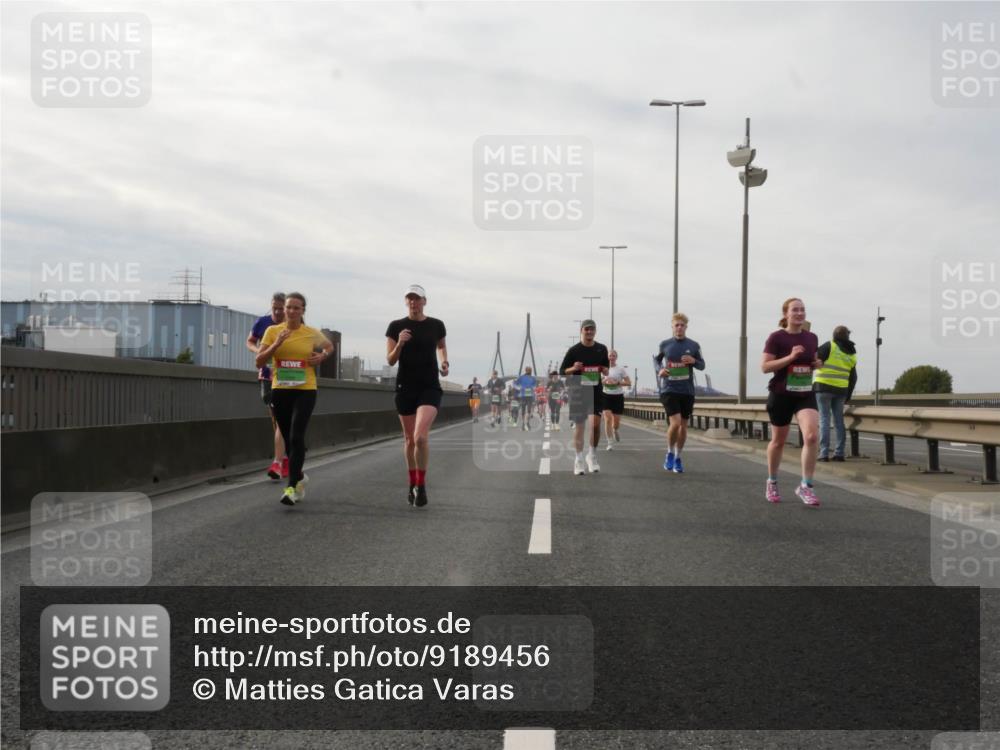 03.10.2025 - Köhlbrandbrückenlauf Matties Gatica Varas http://msf.ph/oto/9189456 03.10.2025 15:58:12 Position 3  meine-sportfotos.de