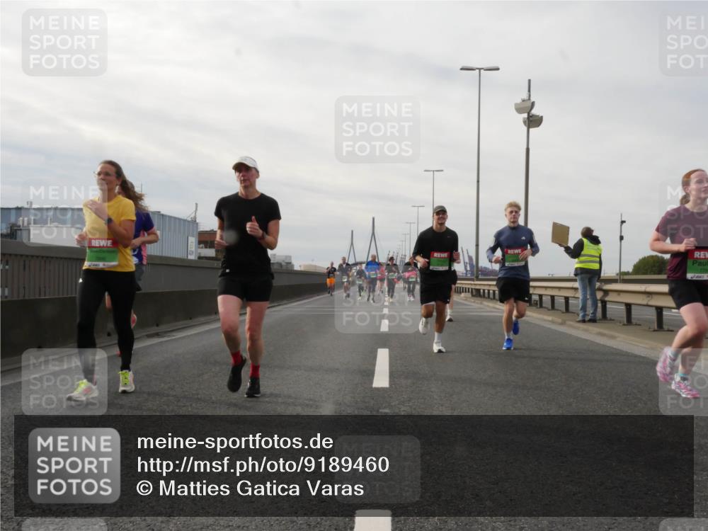 03.10.2025 - Köhlbrandbrückenlauf Matties Gatica Varas http://msf.ph/oto/9189460 03.10.2025 15:58:13 Position 3  meine-sportfotos.de