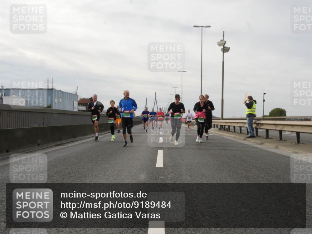 03.10.2025 - Köhlbrandbrückenlauf Matties Gatica Varas http://msf.ph/oto/9189484 03.10.2025 15:58:18 Position 3  meine-sportfotos.de