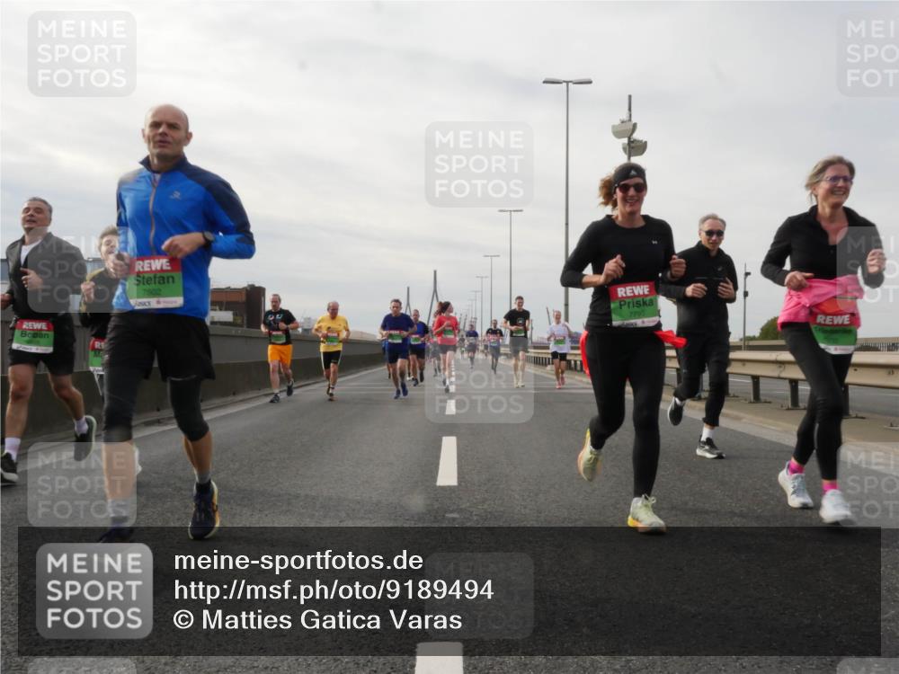 03.10.2025 - Köhlbrandbrückenlauf Matties Gatica Varas http://msf.ph/oto/9189494 03.10.2025 15:58:20 Position 3 7802, 7790 meine-sportfotos.de