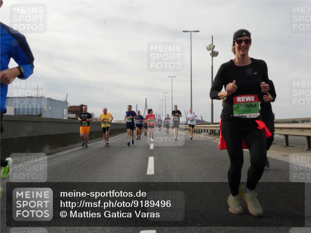 03.10.2025 - Köhlbrandbrückenlauf Matties Gatica Varas http://msf.ph/oto/9189496 03.10.2025 15:58:21 Position 3 7790 meine-sportfotos.de