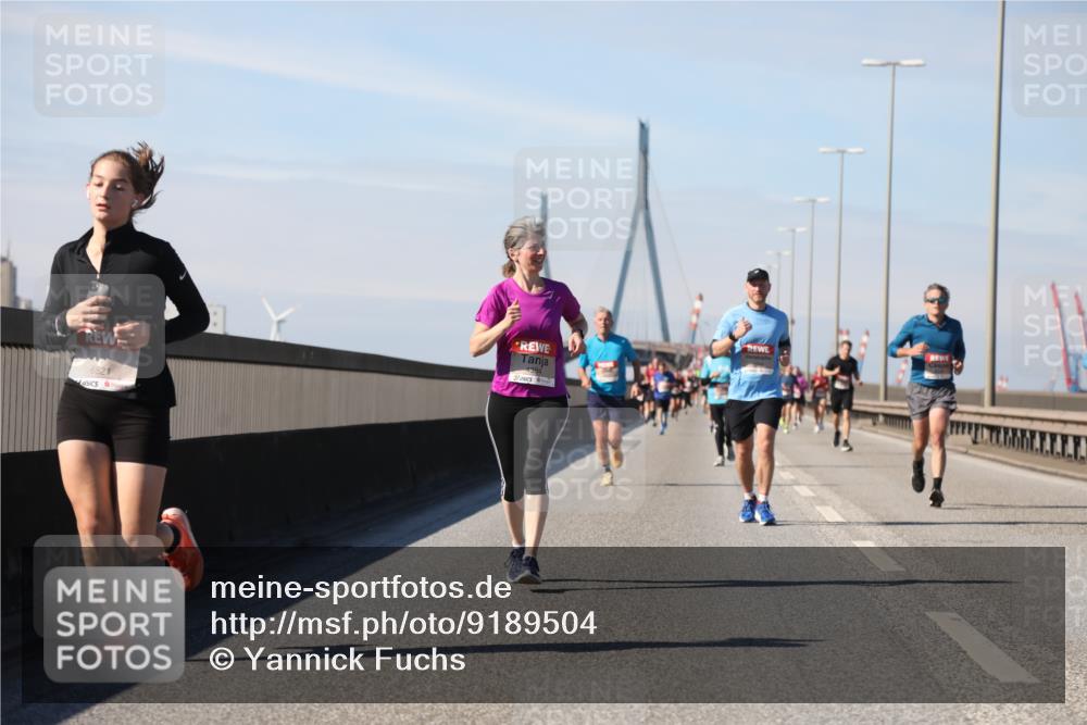 03.10.2025 - Köhlbrandbrückenlauf Yannick Fuchs http://msf.ph/oto/9189504 03.10.2025 11:49:03 Position 3 6821 meine-sportfotos.de