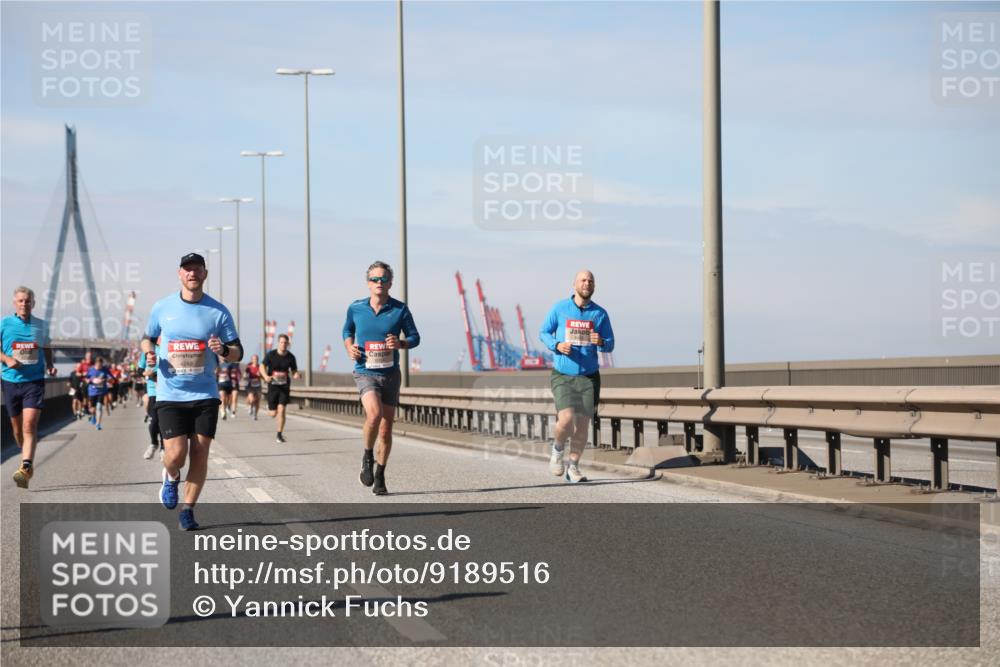 03.10.2025 - Köhlbrandbrückenlauf Yannick Fuchs http://msf.ph/oto/9189516 03.10.2025 11:49:04 Position 3  meine-sportfotos.de