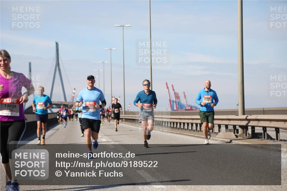 03.10.2025 - Köhlbrandbrückenlauf Yannick Fuchs http://msf.ph/oto/9189522 03.10.2025 11:49:04 Position 3 4384 meine-sportfotos.de