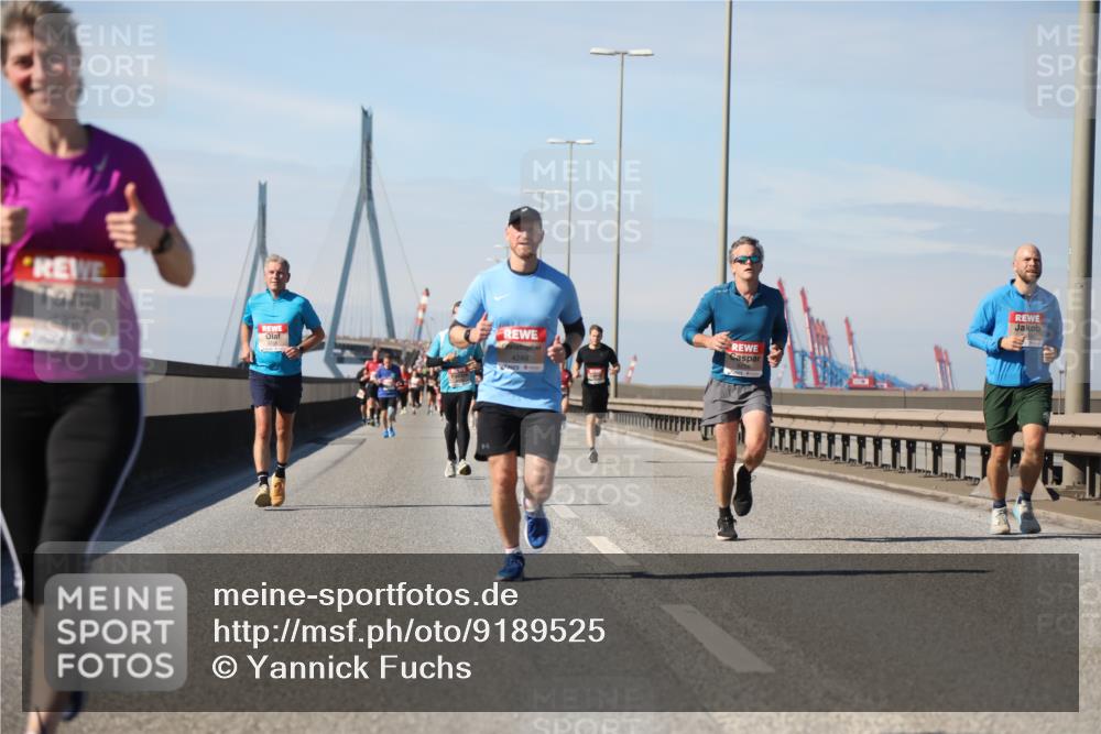 03.10.2025 - Köhlbrandbrückenlauf Yannick Fuchs http://msf.ph/oto/9189525 03.10.2025 11:49:05 Position 3 4249 meine-sportfotos.de
