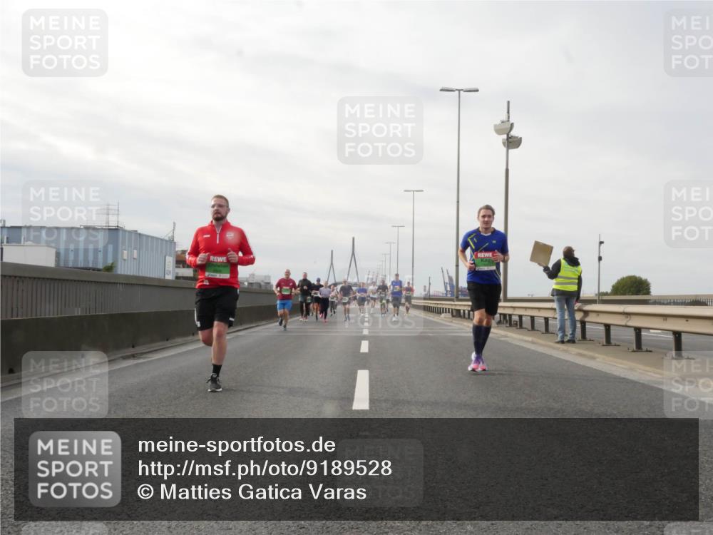 03.10.2025 - Köhlbrandbrückenlauf Matties Gatica Varas http://msf.ph/oto/9189528 03.10.2025 15:58:31 Position 3  meine-sportfotos.de