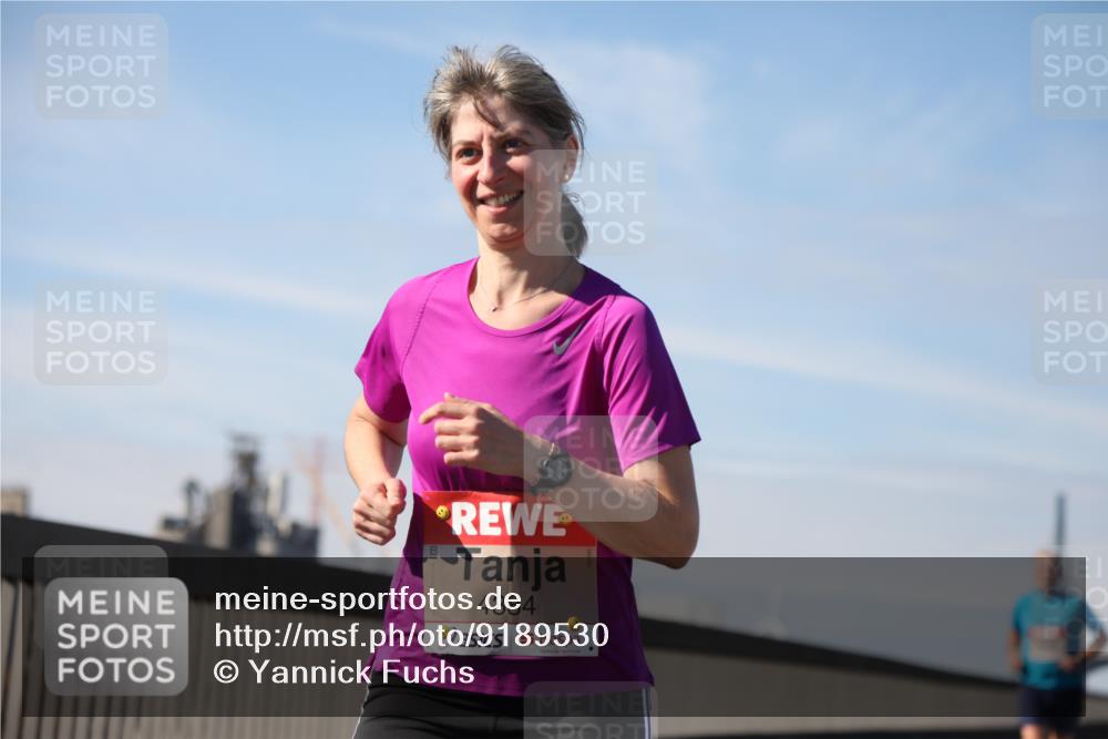 03.10.2025 - Köhlbrandbrückenlauf Yannick Fuchs http://msf.ph/oto/9189530 03.10.2025 11:49:05 Position 3 4384 meine-sportfotos.de