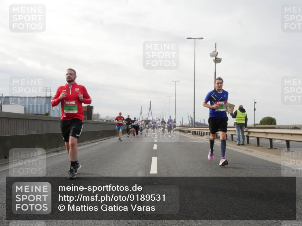 03.10.2025 - Köhlbrandbrückenlauf Matties Gatica Varas http://msf.ph/oto/9189531 03.10.2025 15:58:31 Position 3  meine-sportfotos.de
