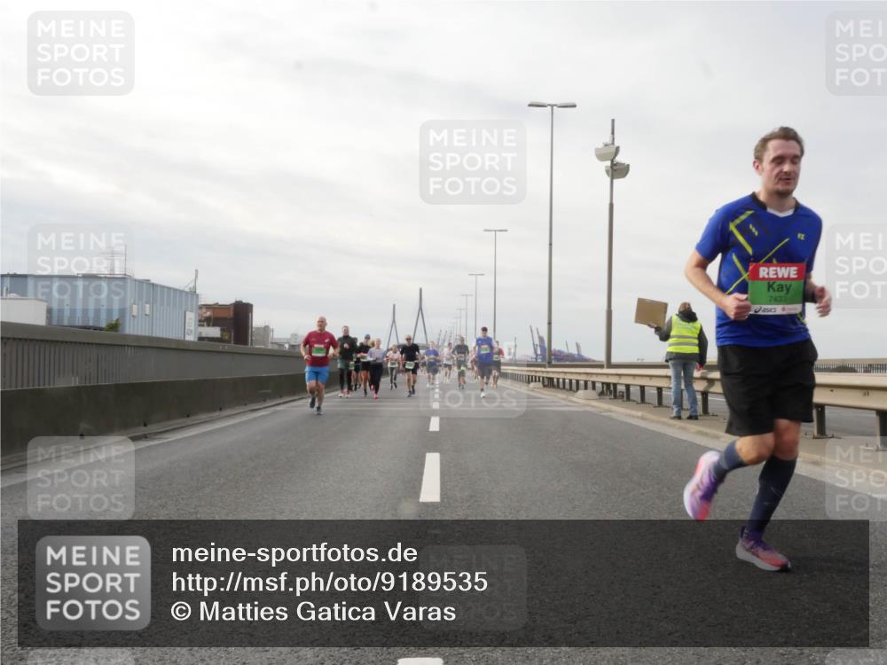 03.10.2025 - Köhlbrandbrückenlauf Matties Gatica Varas http://msf.ph/oto/9189535 03.10.2025 15:58:32 Position 3 7433 meine-sportfotos.de