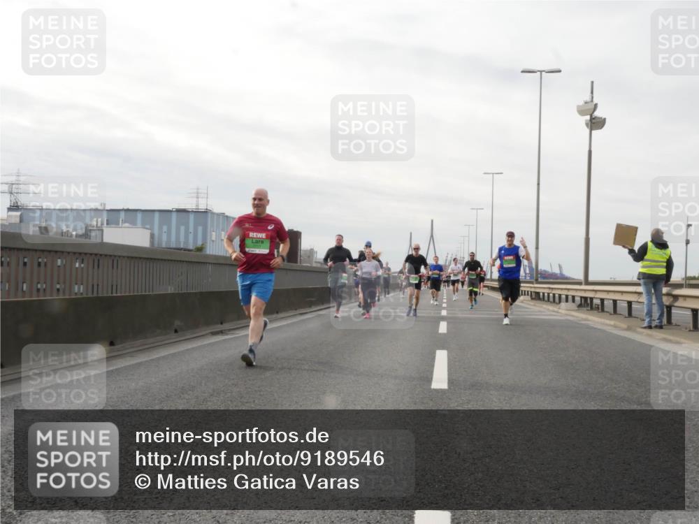 03.10.2025 - Köhlbrandbrückenlauf Matties Gatica Varas http://msf.ph/oto/9189546 03.10.2025 15:58:35 Position 3  meine-sportfotos.de
