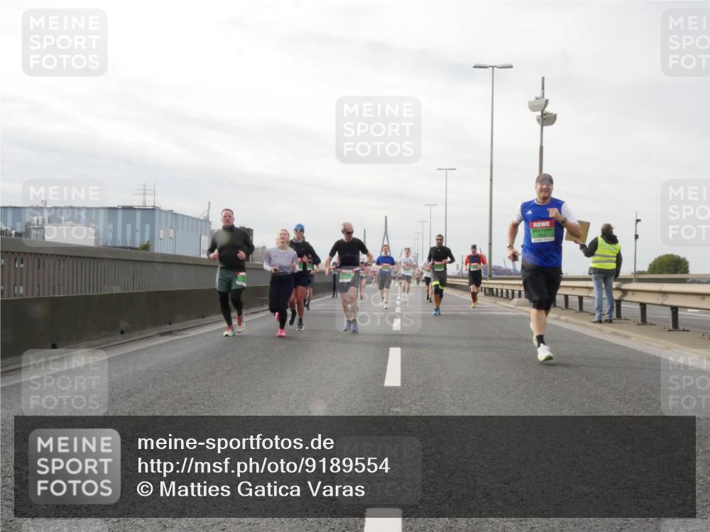 03.10.2025 - Köhlbrandbrückenlauf Matties Gatica Varas http://msf.ph/oto/9189554 03.10.2025 15:58:37 Position 3  meine-sportfotos.de