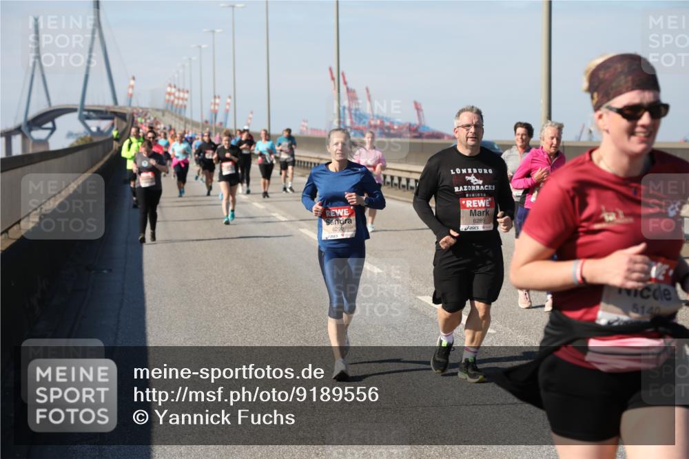 03.10.2025 - Köhlbrandbrückenlauf Yannick Fuchs http://msf.ph/oto/9189556 03.10.2025 12:09:20 Position 3 6290, 6289, 5140 meine-sportfotos.de