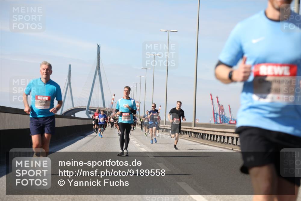 03.10.2025 - Köhlbrandbrückenlauf Yannick Fuchs http://msf.ph/oto/9189558 03.10.2025 11:49:08 Position 3  meine-sportfotos.de