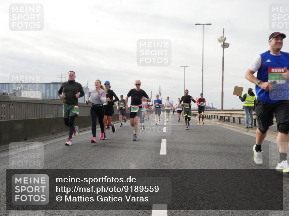 03.10.2025 - Köhlbrandbrückenlauf Matties Gatica Varas http://msf.ph/oto/9189559 03.10.2025 15:58:38 Position 3  meine-sportfotos.de