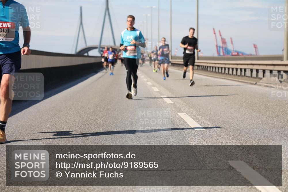 03.10.2025 - Köhlbrandbrückenlauf Yannick Fuchs http://msf.ph/oto/9189565 03.10.2025 11:49:09 Position 3 4288 meine-sportfotos.de