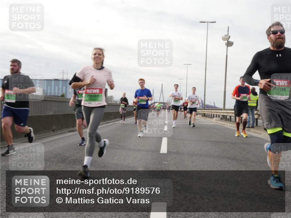 03.10.2025 - Köhlbrandbrückenlauf Matties Gatica Varas http://msf.ph/oto/9189576 03.10.2025 15:58:41 Position 3 8700, 8607 meine-sportfotos.de
