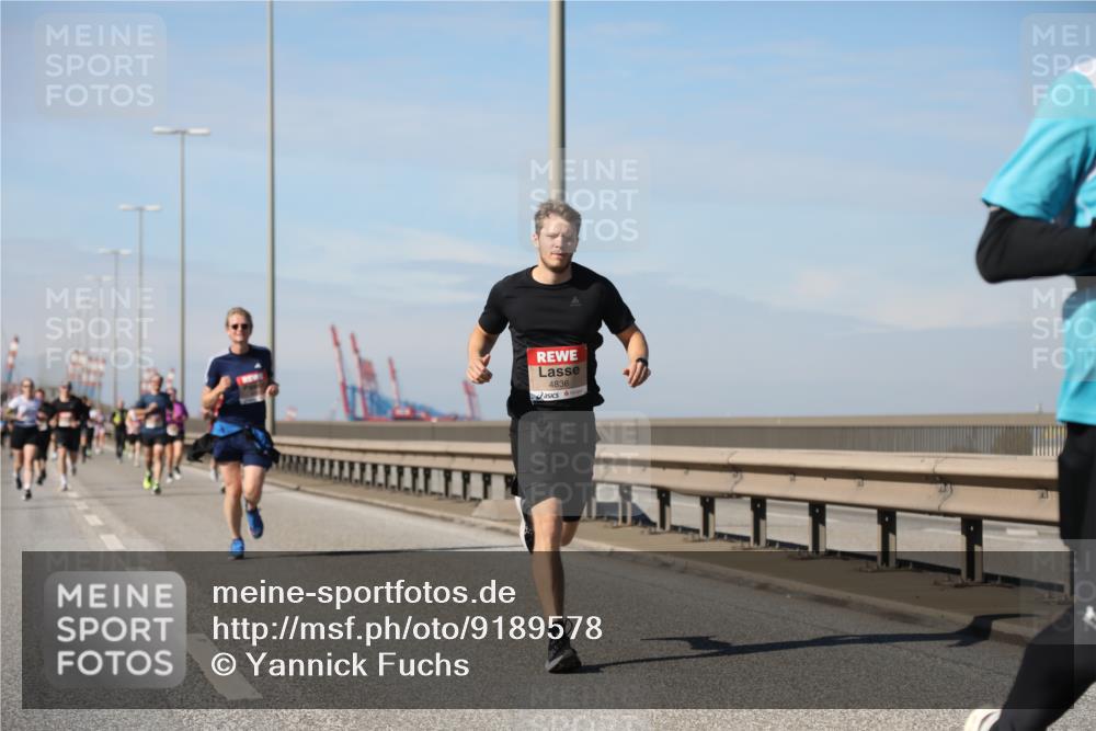03.10.2025 - Köhlbrandbrückenlauf Yannick Fuchs http://msf.ph/oto/9189578 03.10.2025 11:49:13 Position 3 4836 meine-sportfotos.de
