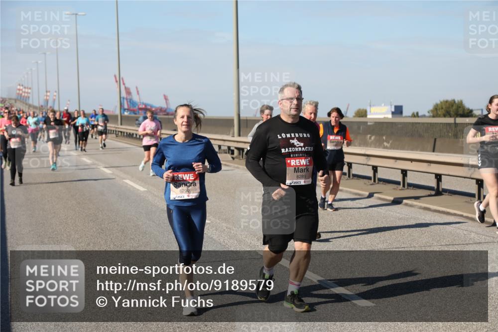 03.10.2025 - Köhlbrandbrückenlauf Yannick Fuchs http://msf.ph/oto/9189579 03.10.2025 12:09:21 Position 3 6290, 6289 meine-sportfotos.de