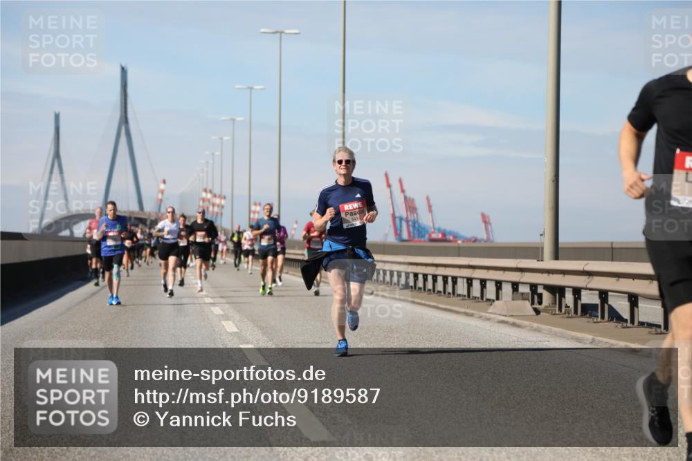 03.10.2025 - Köhlbrandbrückenlauf Yannick Fuchs http://msf.ph/oto/9189587 03.10.2025 11:49:13 Position 3 5414 meine-sportfotos.de