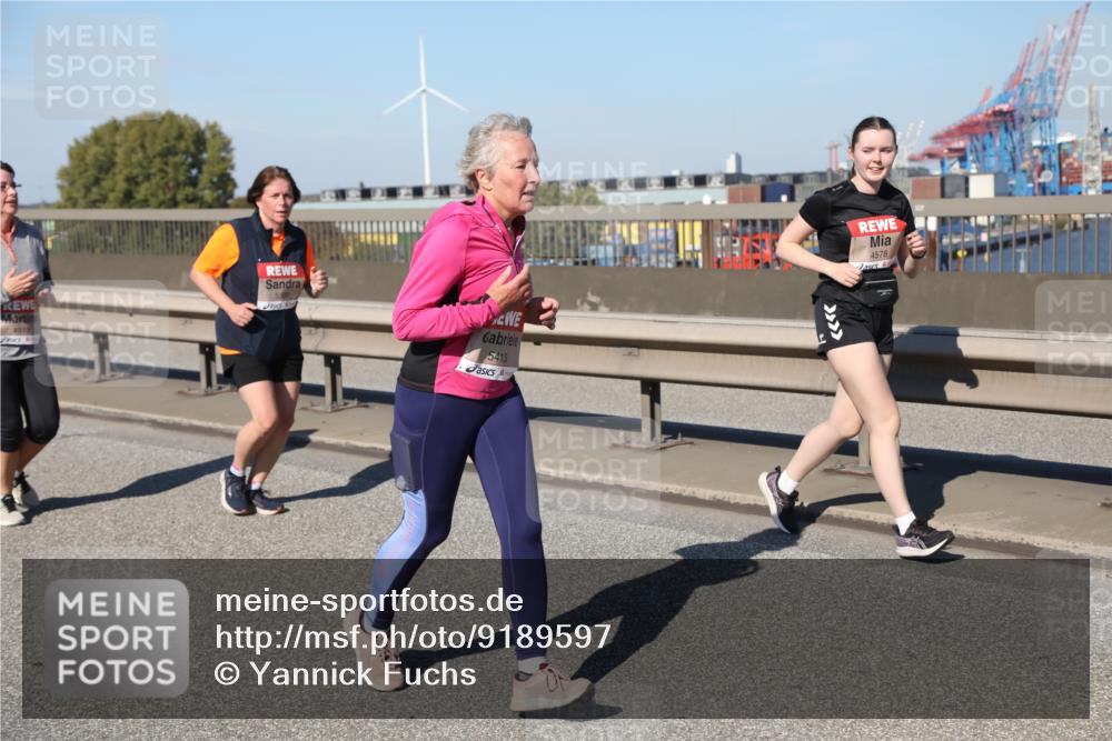 03.10.2025 - Köhlbrandbrückenlauf Yannick Fuchs http://msf.ph/oto/9189597 03.10.2025 12:09:24 Position 3 4919, 5413, 4578 meine-sportfotos.de