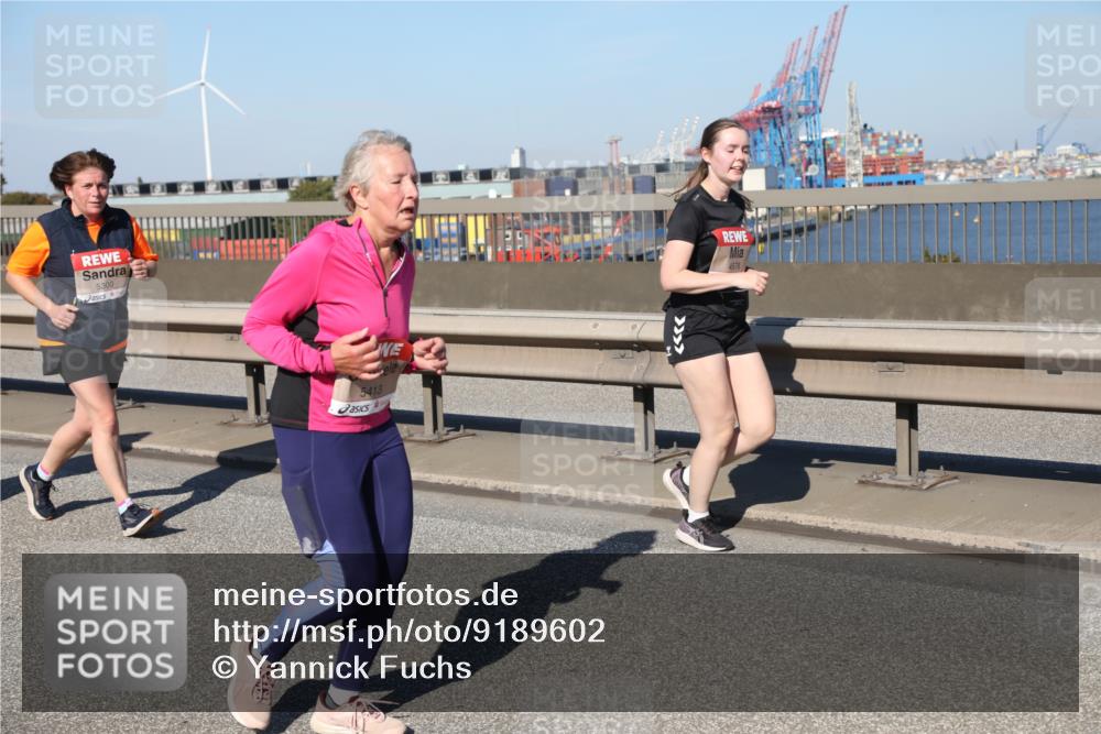 03.10.2025 - Köhlbrandbrückenlauf Yannick Fuchs http://msf.ph/oto/9189602 03.10.2025 12:09:24 Position 3 5300, 5413, 4578 meine-sportfotos.de