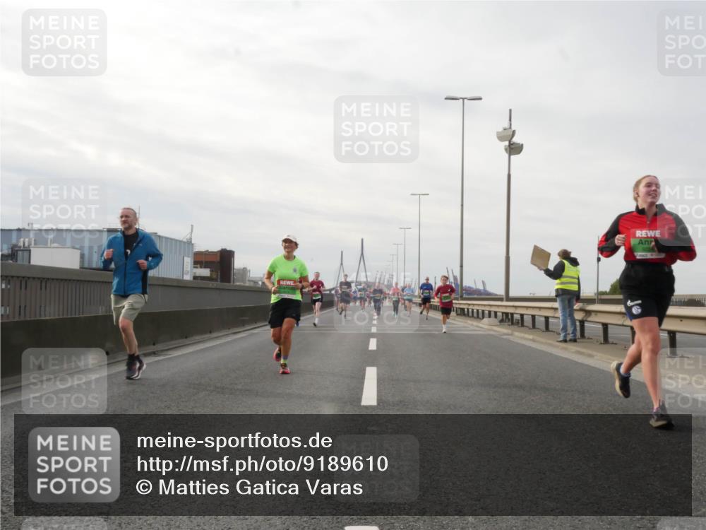 03.10.2025 - Köhlbrandbrückenlauf Matties Gatica Varas http://msf.ph/oto/9189610 03.10.2025 15:58:48 Position 3  meine-sportfotos.de