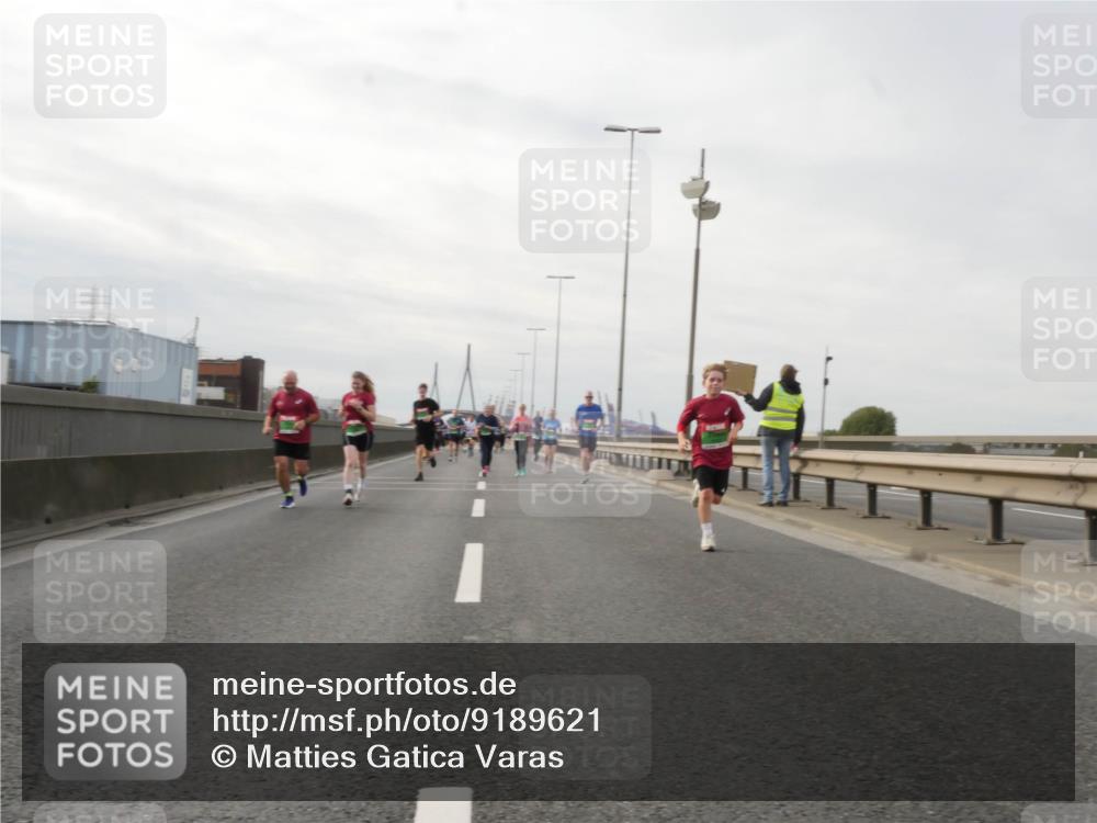 03.10.2025 - Köhlbrandbrückenlauf Matties Gatica Varas http://msf.ph/oto/9189621 03.10.2025 15:58:51 Position 3  meine-sportfotos.de