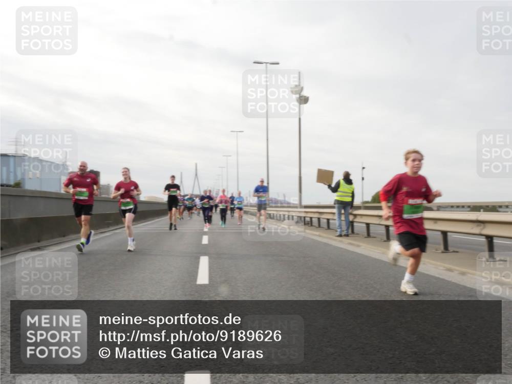 03.10.2025 - Köhlbrandbrückenlauf Matties Gatica Varas http://msf.ph/oto/9189626 03.10.2025 15:58:52 Position 3  meine-sportfotos.de