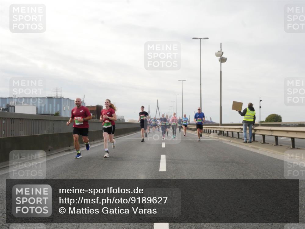 03.10.2025 - Köhlbrandbrückenlauf Matties Gatica Varas http://msf.ph/oto/9189627 03.10.2025 15:58:52 Position 3  meine-sportfotos.de