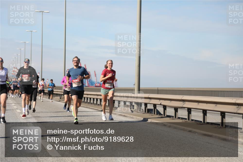 03.10.2025 - Köhlbrandbrückenlauf Yannick Fuchs http://msf.ph/oto/9189628 03.10.2025 11:49:19 Position 3 4327 meine-sportfotos.de