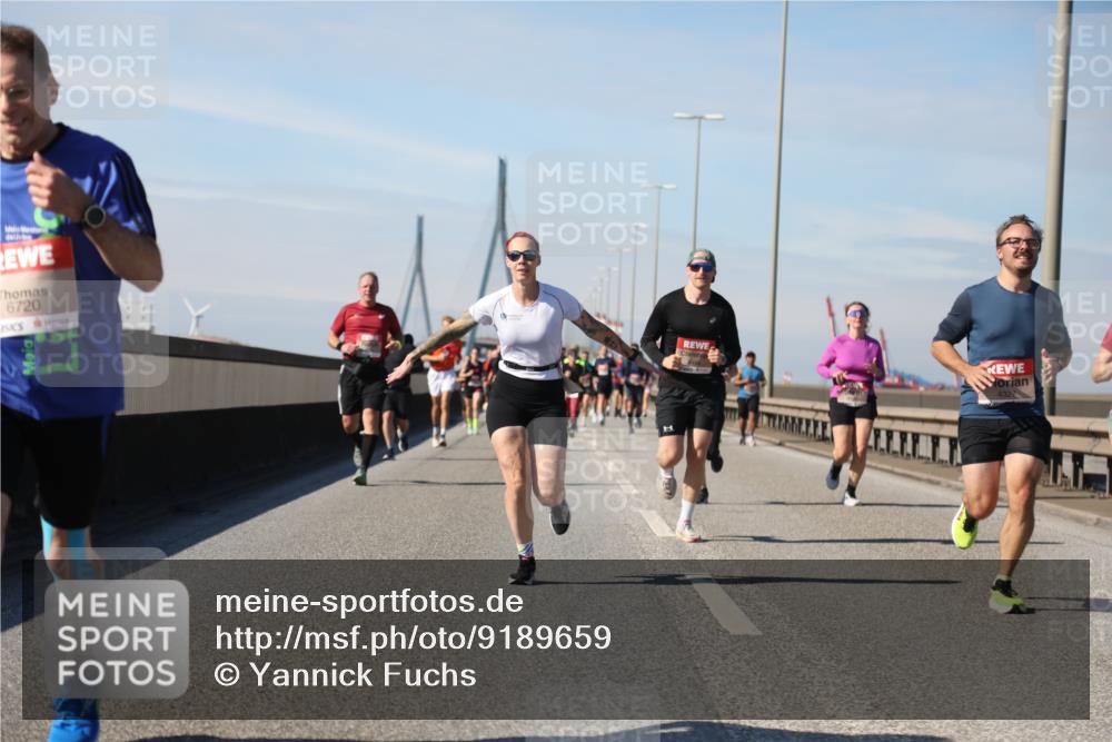 03.10.2025 - Köhlbrandbrückenlauf Yannick Fuchs http://msf.ph/oto/9189659 03.10.2025 11:49:21 Position 3 6720, 4327 meine-sportfotos.de