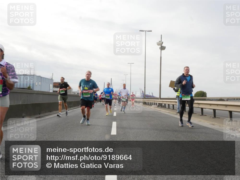 03.10.2025 - Köhlbrandbrückenlauf Matties Gatica Varas http://msf.ph/oto/9189664 03.10.2025 15:59:01 Position 3  meine-sportfotos.de