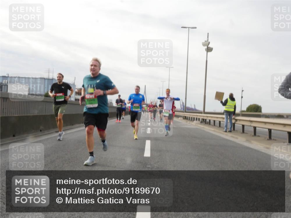 03.10.2025 - Köhlbrandbrückenlauf Matties Gatica Varas http://msf.ph/oto/9189670 03.10.2025 15:59:02 Position 3  meine-sportfotos.de