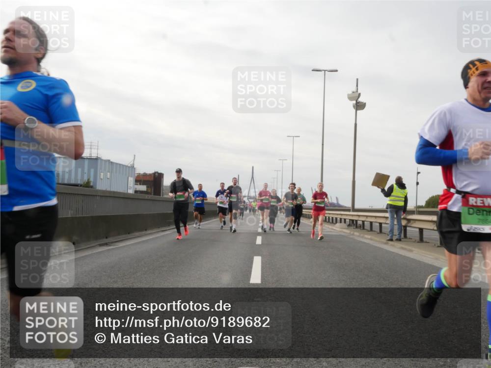 03.10.2025 - Köhlbrandbrückenlauf Matties Gatica Varas http://msf.ph/oto/9189682 03.10.2025 15:59:04 Position 3 7864 meine-sportfotos.de
