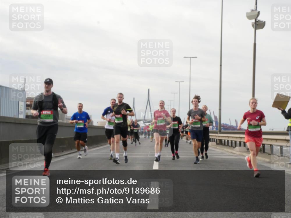 03.10.2025 - Köhlbrandbrückenlauf Matties Gatica Varas http://msf.ph/oto/9189686 03.10.2025 15:59:05 Position 3  meine-sportfotos.de