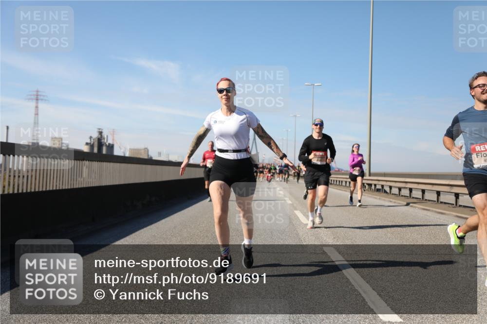 03.10.2025 - Köhlbrandbrückenlauf Yannick Fuchs http://msf.ph/oto/9189691 03.10.2025 11:49:23 Position 3 4 meine-sportfotos.de