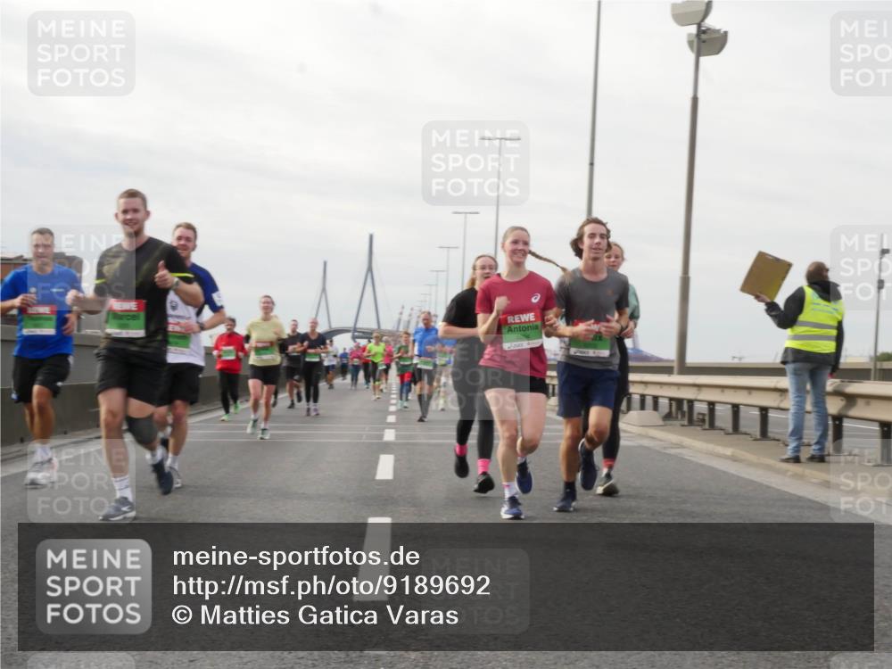 03.10.2025 - Köhlbrandbrückenlauf Matties Gatica Varas http://msf.ph/oto/9189692 03.10.2025 15:59:07 Position 3 9204 meine-sportfotos.de