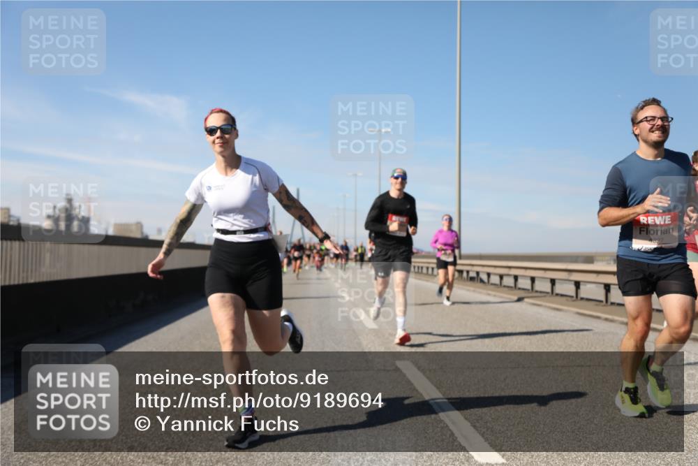 03.10.2025 - Köhlbrandbrückenlauf Yannick Fuchs http://msf.ph/oto/9189694 03.10.2025 11:49:23 Position 3 4327 meine-sportfotos.de