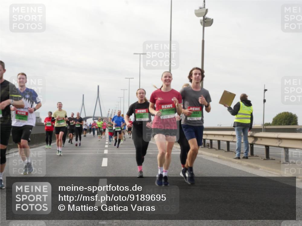 03.10.2025 - Köhlbrandbrückenlauf Matties Gatica Varas http://msf.ph/oto/9189695 03.10.2025 15:59:07 Position 3 9204, 9203 meine-sportfotos.de