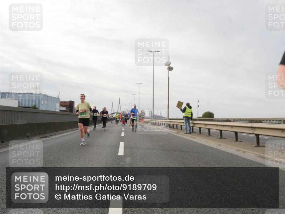 03.10.2025 - Köhlbrandbrückenlauf Matties Gatica Varas http://msf.ph/oto/9189709 03.10.2025 15:59:10 Position 3  meine-sportfotos.de