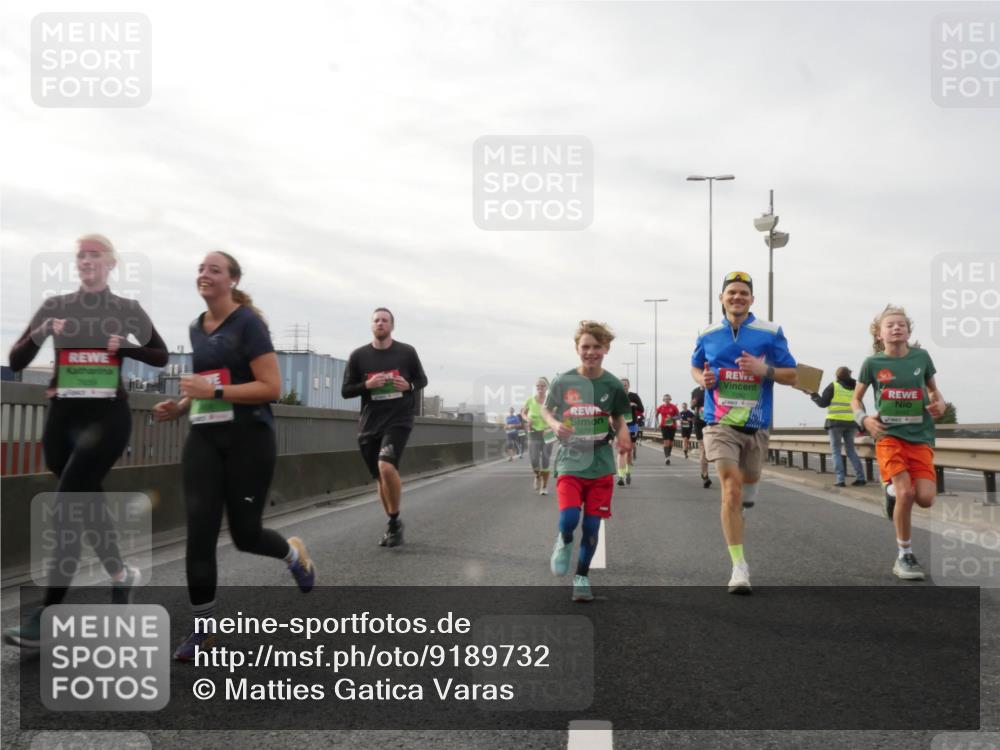 03.10.2025 - Köhlbrandbrückenlauf Matties Gatica Varas http://msf.ph/oto/9189732 03.10.2025 15:59:15 Position 3  meine-sportfotos.de
