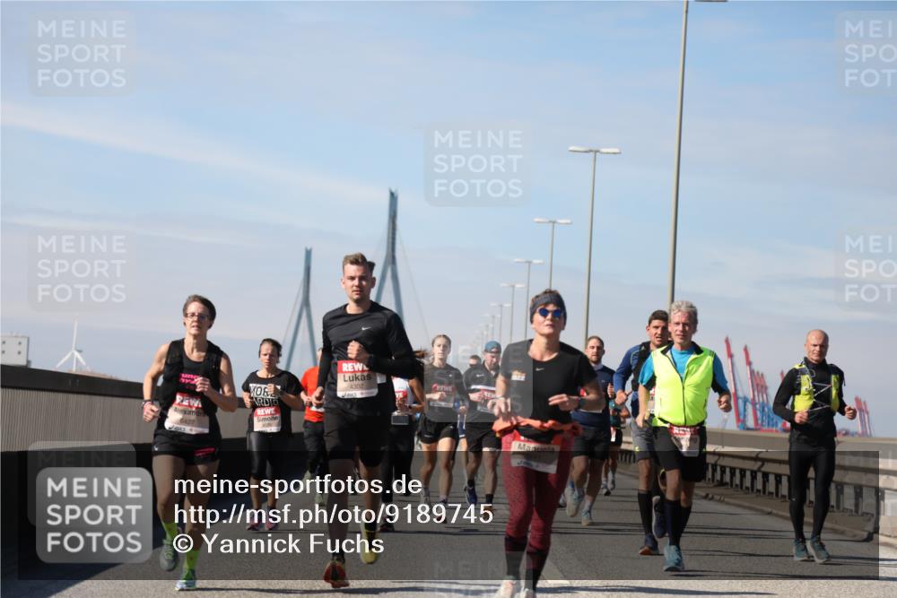 03.10.2025 - Köhlbrandbrückenlauf Yannick Fuchs http://msf.ph/oto/9189745 03.10.2025 11:49:30 Position 3 6427 meine-sportfotos.de