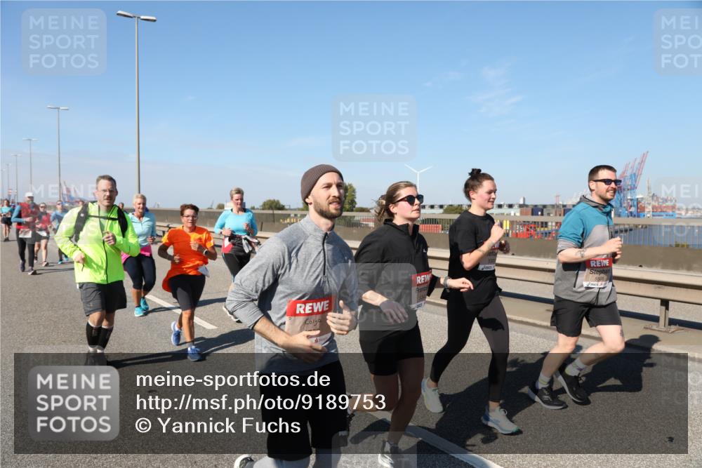 03.10.2025 - Köhlbrandbrückenlauf Yannick Fuchs http://msf.ph/oto/9189753 03.10.2025 12:09:35 Position 3  meine-sportfotos.de