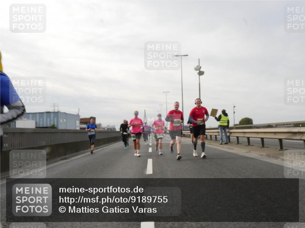 03.10.2025 - Köhlbrandbrückenlauf Matties Gatica Varas http://msf.ph/oto/9189755 03.10.2025 15:59:20 Position 3  meine-sportfotos.de