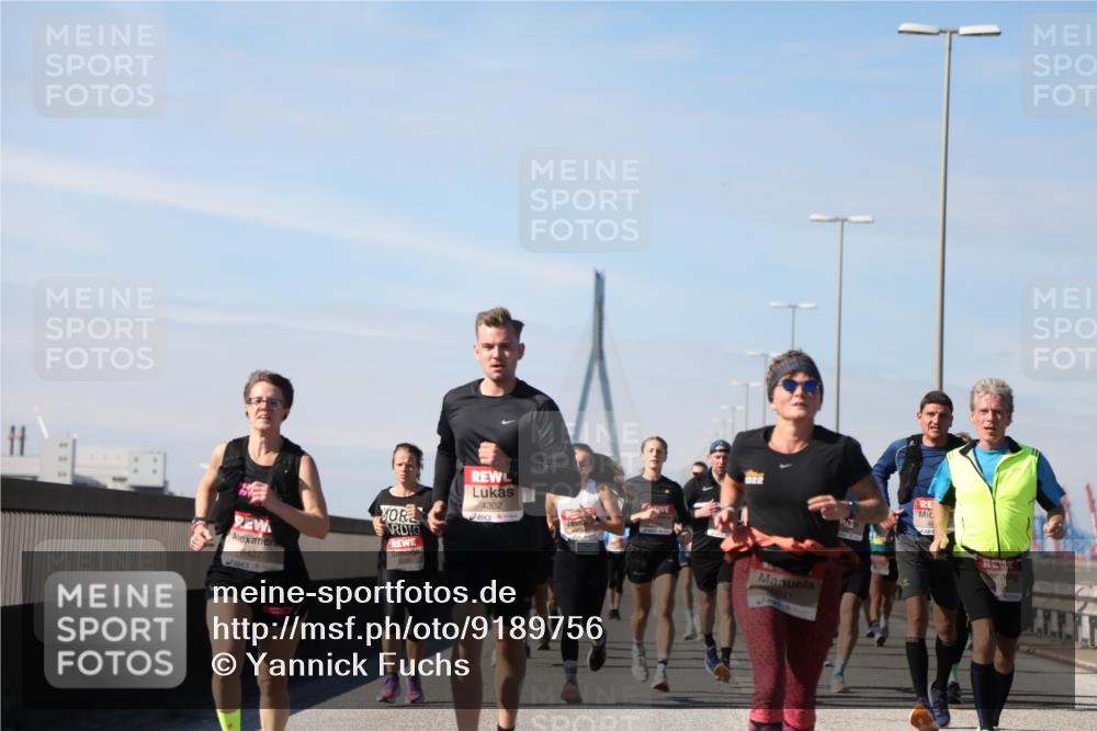 03.10.2025 - Köhlbrandbrückenlauf Yannick Fuchs http://msf.ph/oto/9189756 03.10.2025 11:49:31 Position 3 6427, 4302, 5641 meine-sportfotos.de