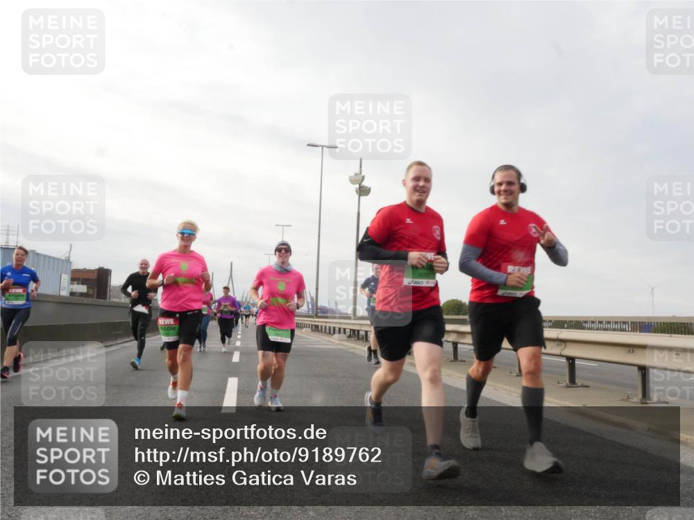 03.10.2025 - Köhlbrandbrückenlauf Matties Gatica Varas http://msf.ph/oto/9189762 03.10.2025 15:59:21 Position 3  meine-sportfotos.de