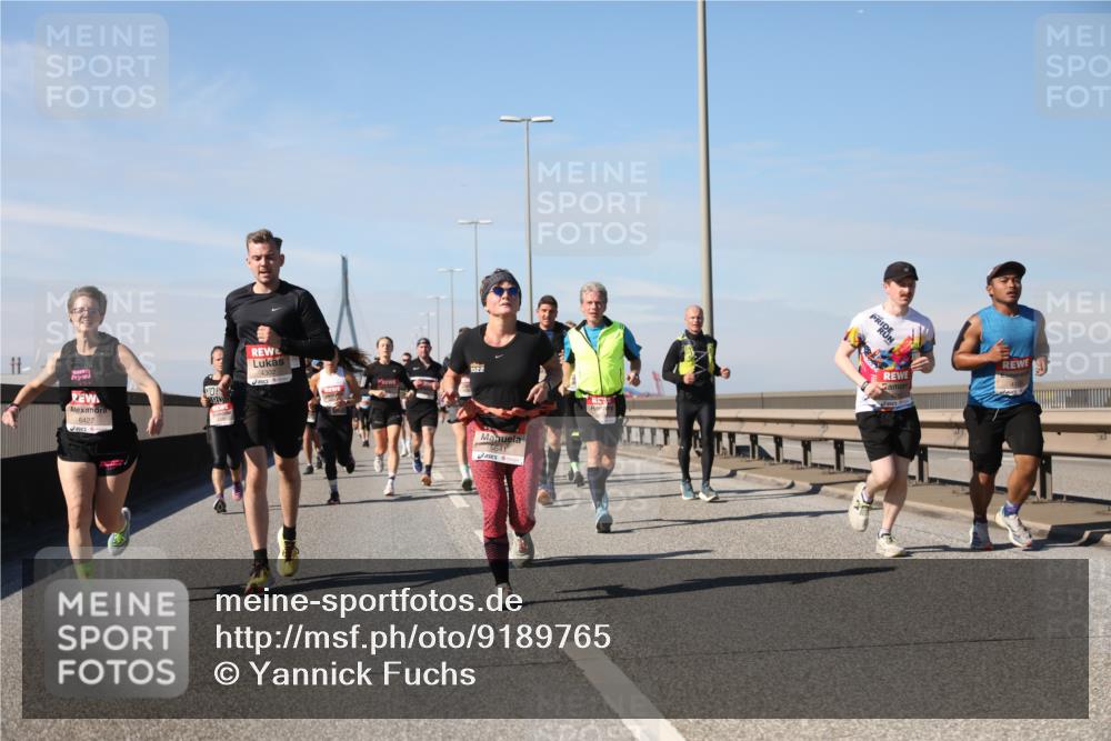 03.10.2025 - Köhlbrandbrückenlauf Yannick Fuchs http://msf.ph/oto/9189765 03.10.2025 11:49:32 Position 3 6427, 2022, 5641 meine-sportfotos.de